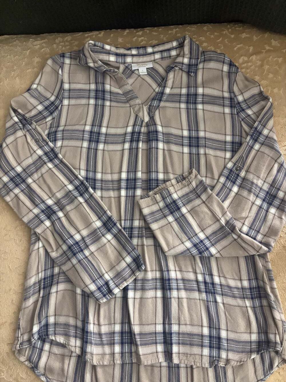 Wrangler Plaid Roll Tab Long Sleeve V-Neck Shirt Beige Blue Size L